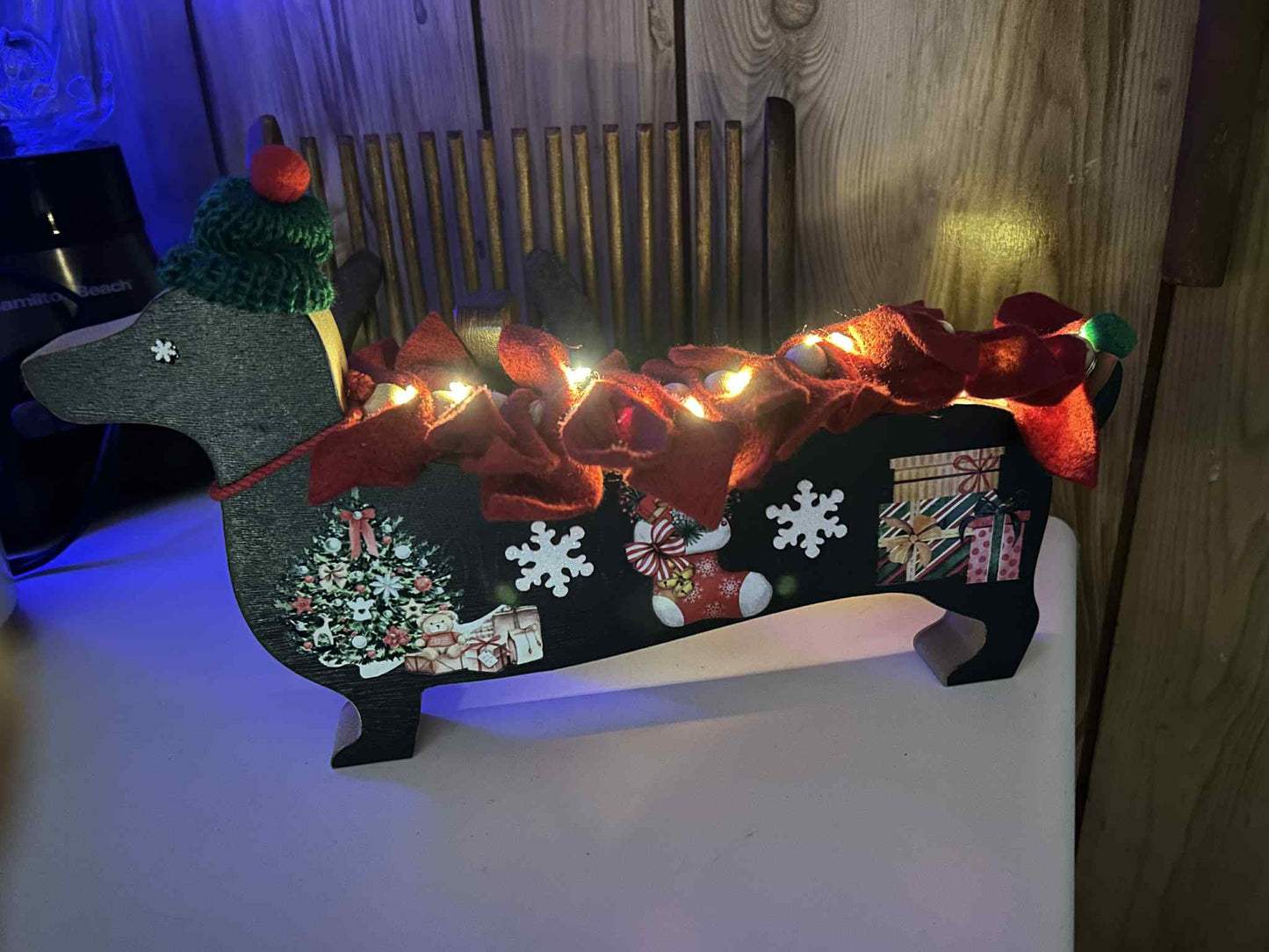 Christmas Morning Dachshund with Lighted Tree (0105)