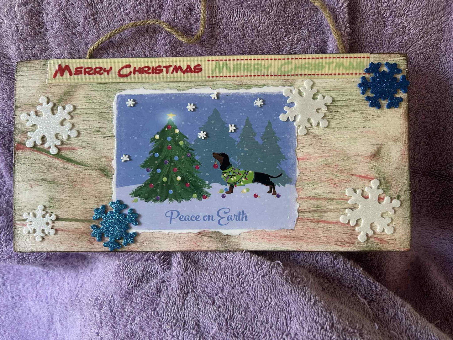 Dachshund in the Snow Merry Christmas (009)