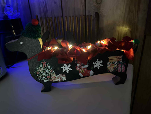 Christmas Morning Dachshund with Lighted Tree (0105)