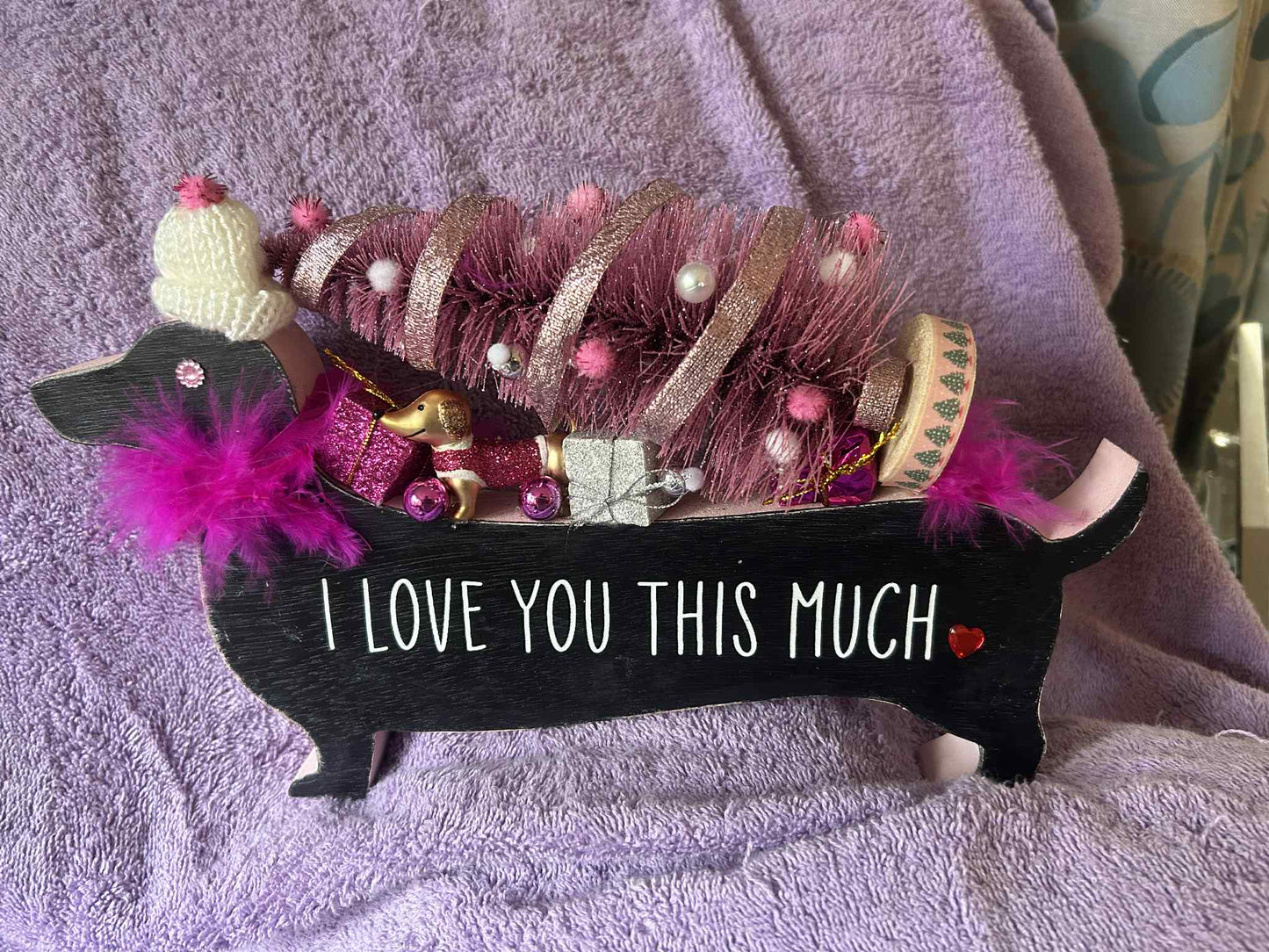 Color me Pink Dachshund  (0100)