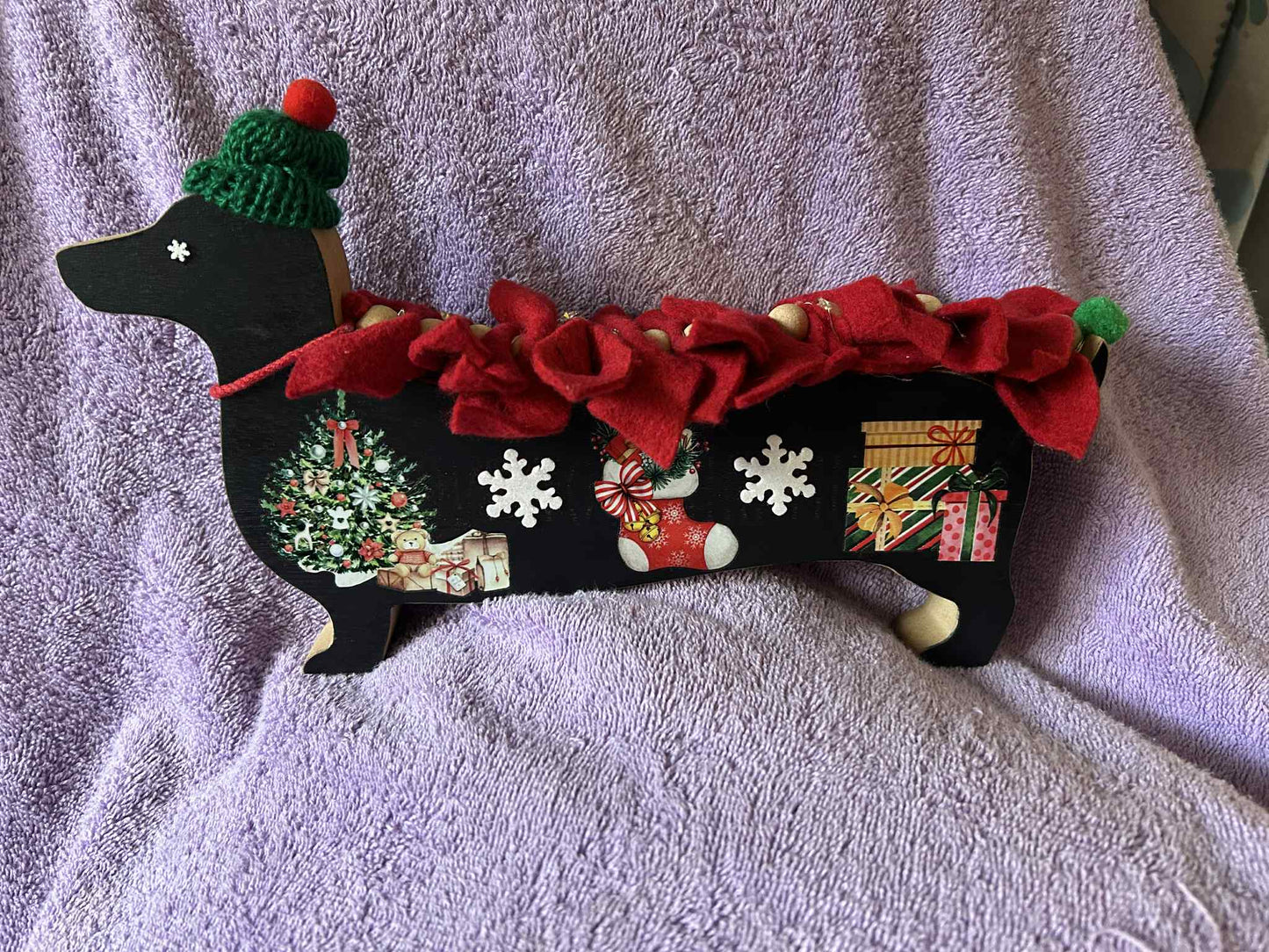 Christmas Morning Dachshund with Lighted Tree (0105)