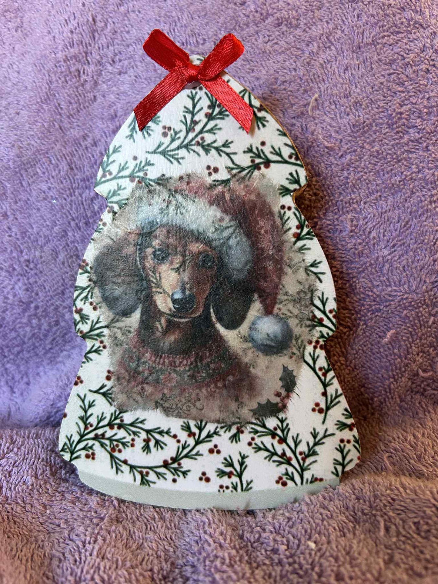 Dachshund Holly Christmas Tree Cutout (Red)