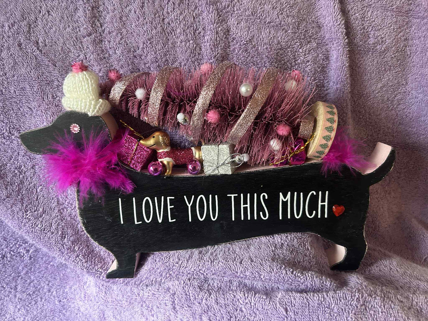 Color me Pink Dachshund  (0100)